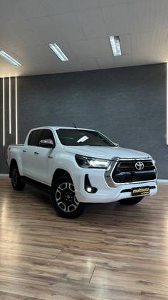 TOYOTA HILUX 2.8 D-4D TURBO DIESEL CD SRV 4X4 AUTOMÁTICO